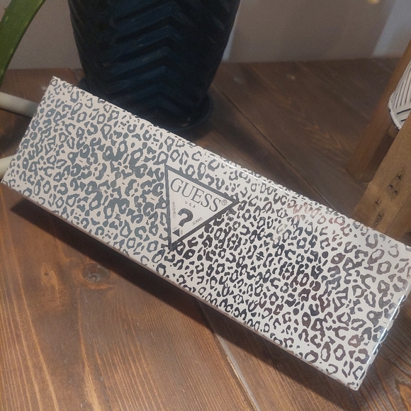 Guess double band charm bracelet - Picture 4 of 4